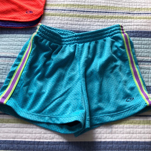 Girls bundle of 4 Workout shorts sizes S and M - Picture 6 of 7